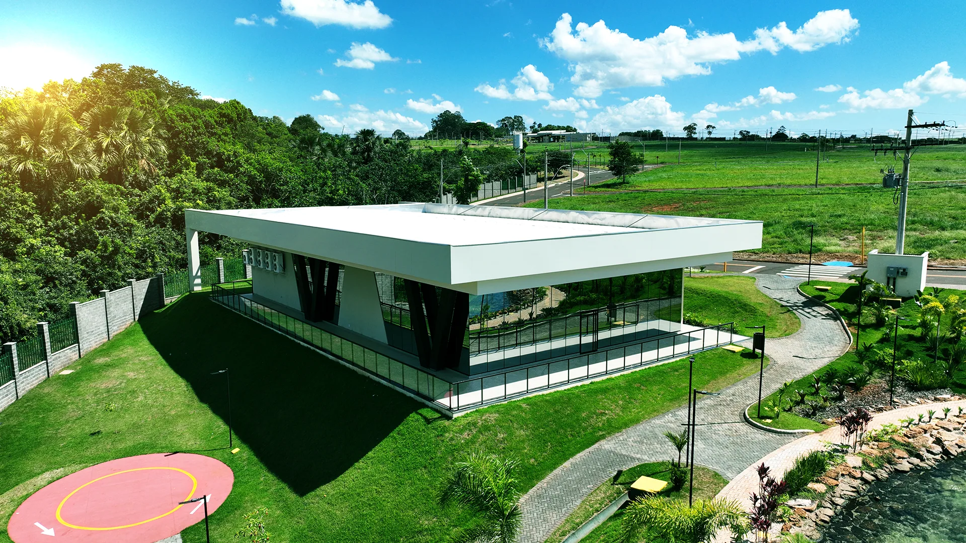 Edifício da academia climatizada do Parque do Cerrado
