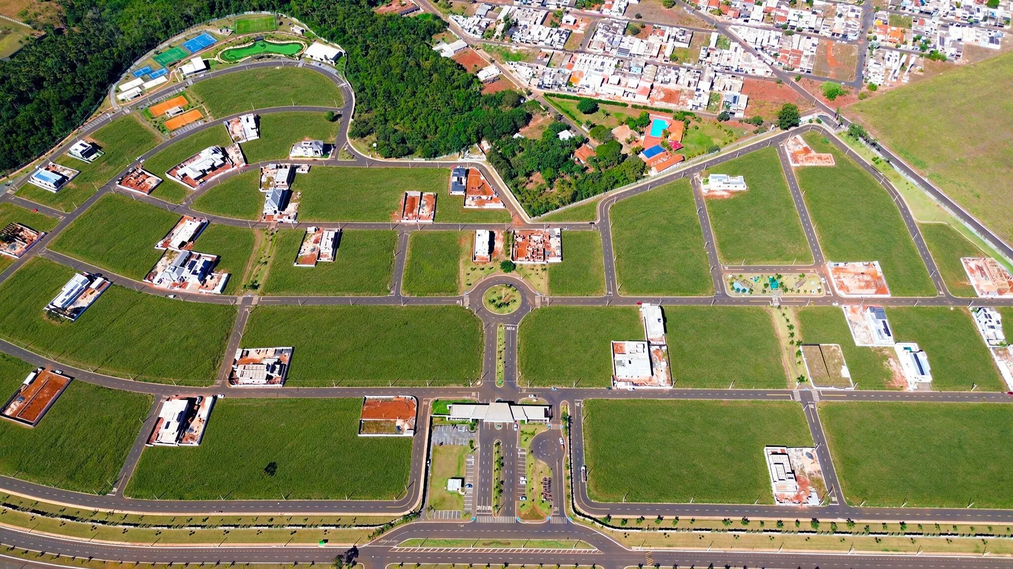 Vista aérea do traçado urbano e dos lotes do Parque do Cerrado